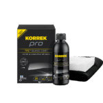 Kuvassa on KORREK Pro TFC Glass Coat 100 ml -tuulilasin pinnoite mustassa pullossa sen rinnalla olevan pakkauksen kanssa.